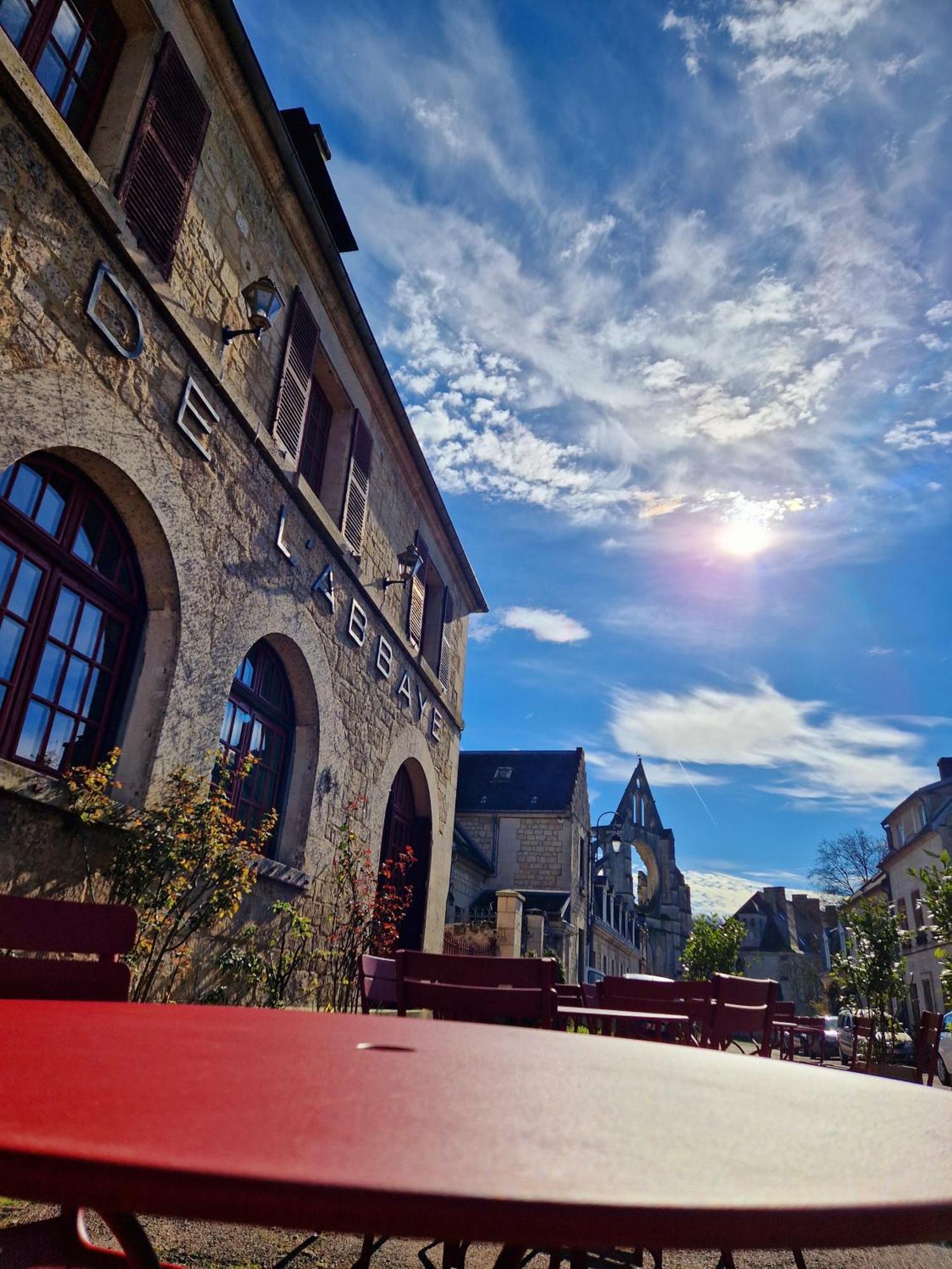 Hotel De L'Abbaye De Longpont Екстериор снимка